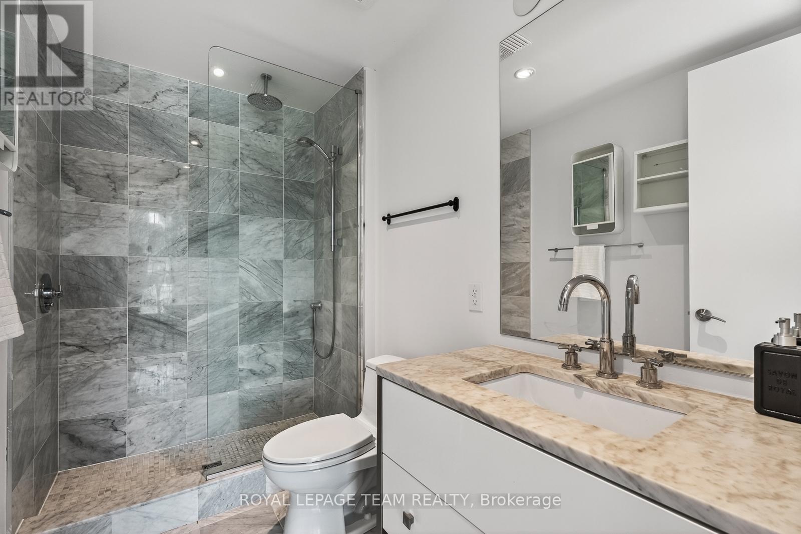#604 300 LISGAR STREET - 17