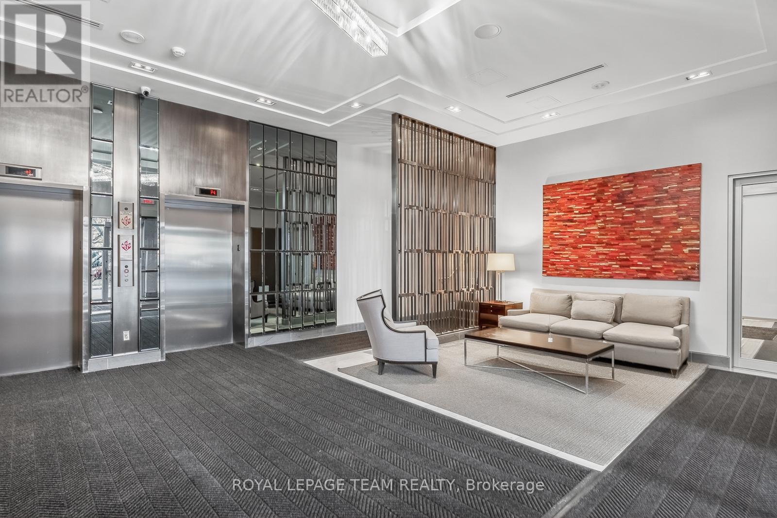 #604 300 LISGAR STREET - 23