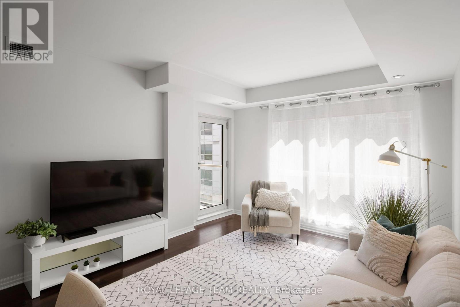 #2406 242 RIDEAU STREET - 17