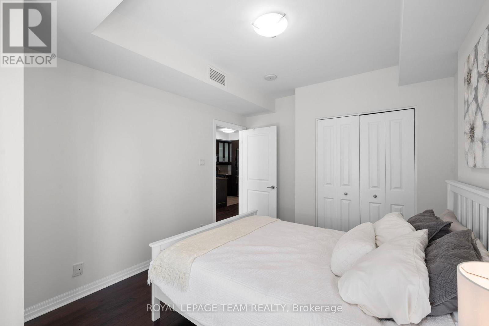 #2406 242 RIDEAU STREET - 21