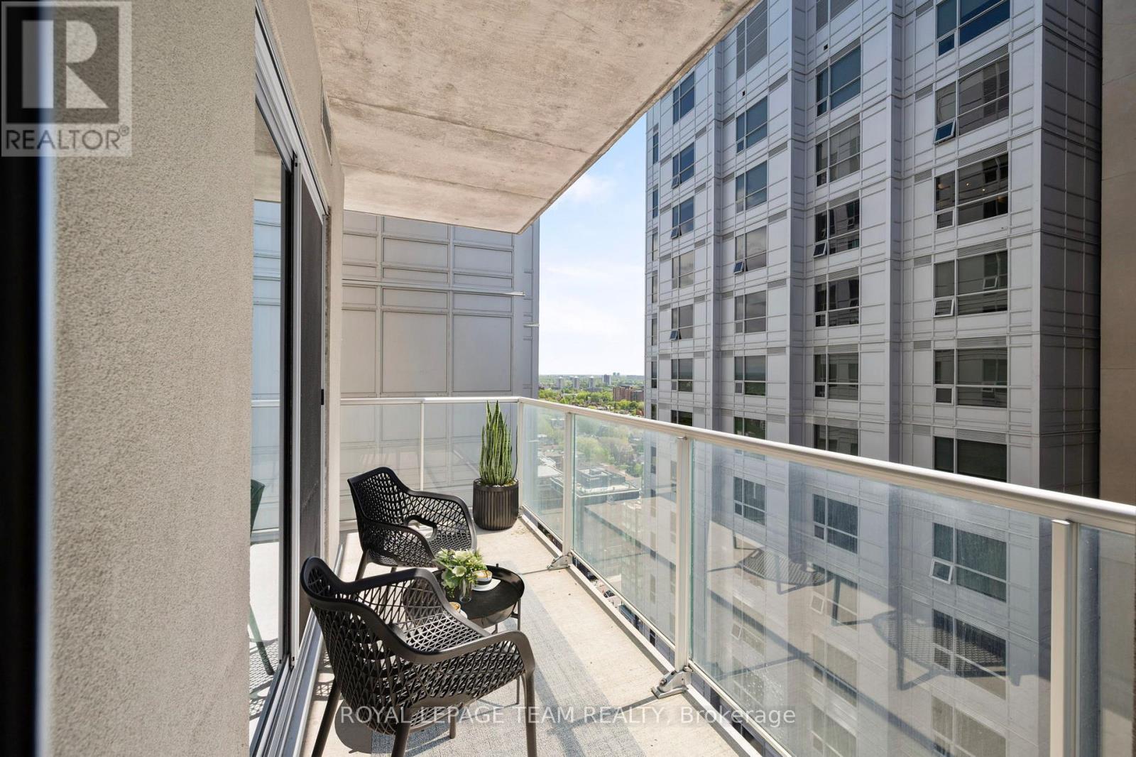#2406 242 RIDEAU STREET - 25