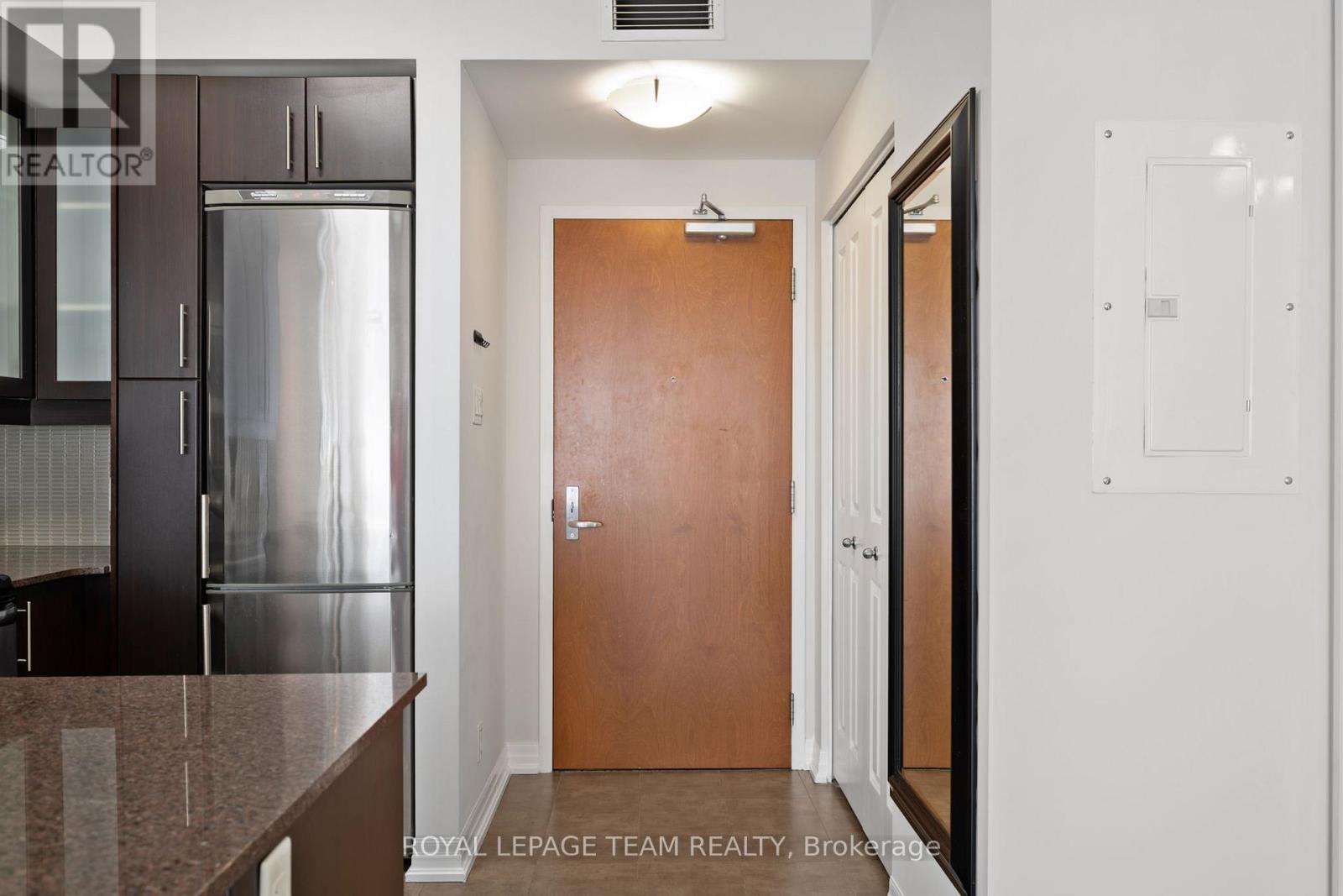 #2406 242 RIDEAU STREET - 5