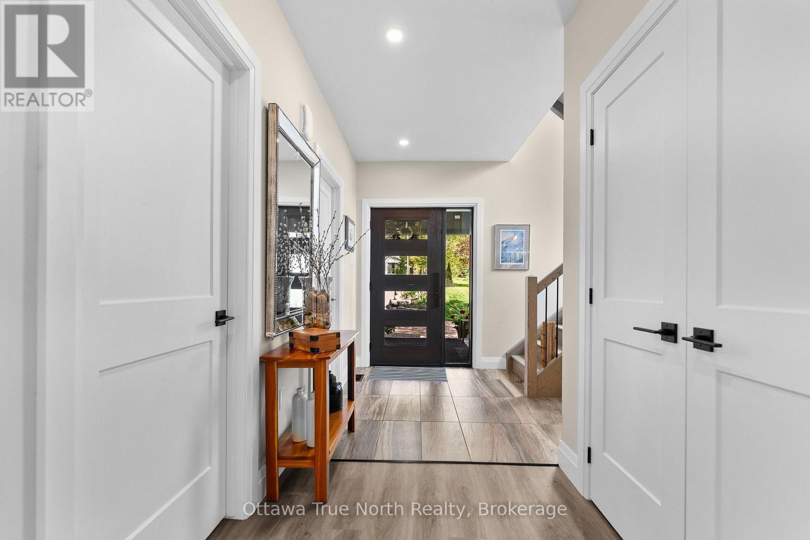 1018 MACNABB ROAD - 12