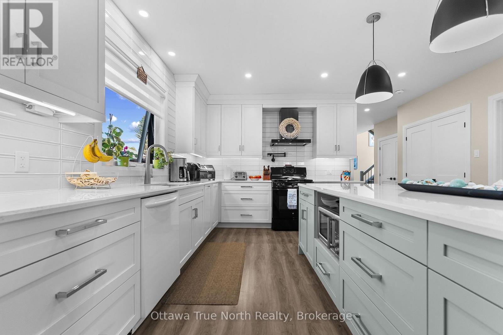 1018 MACNABB ROAD - 14