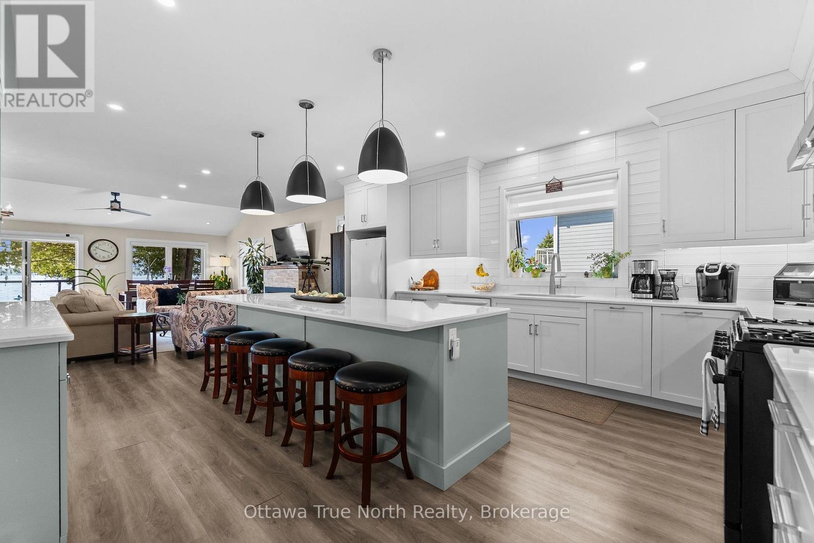 1018 MACNABB ROAD - 16