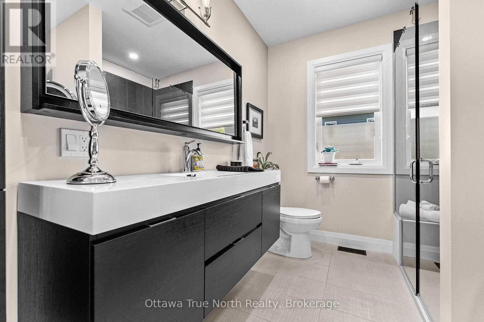 1018 MACNABB ROAD - 23