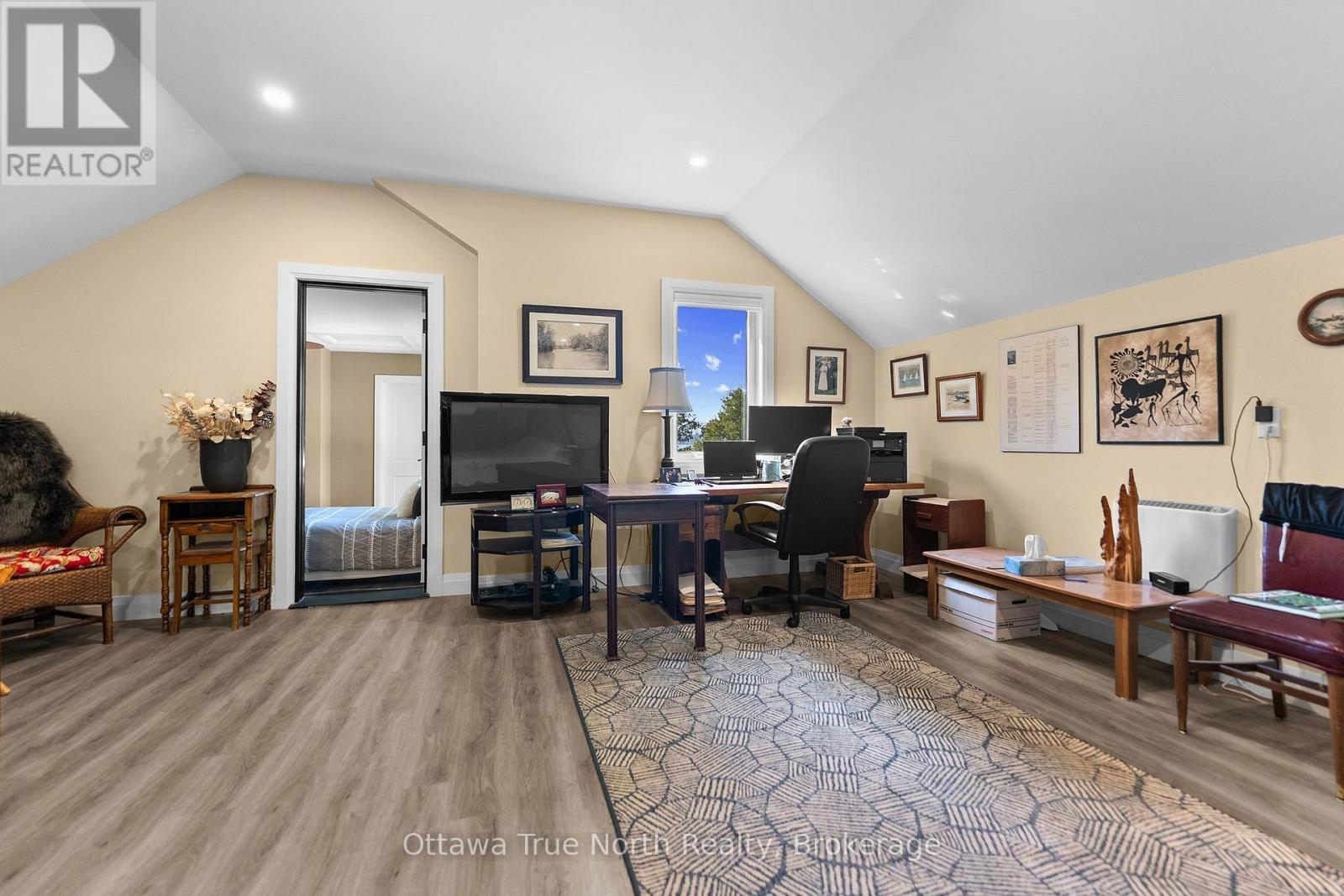 1018 MACNABB ROAD - 35
