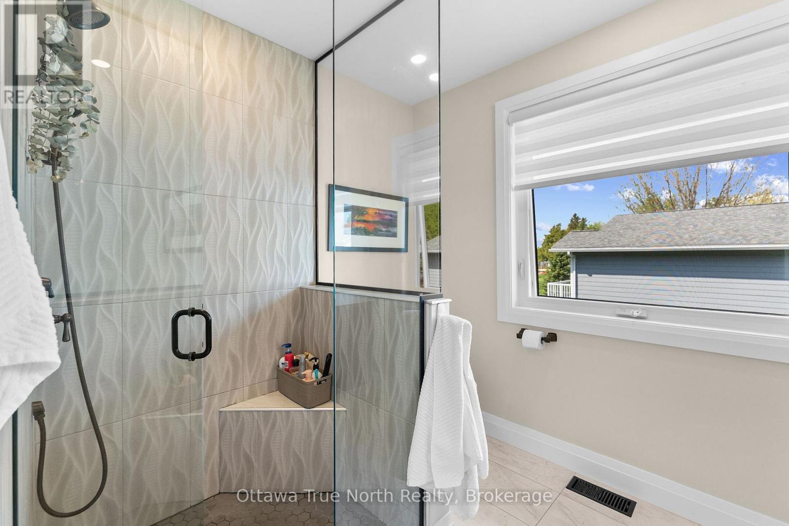 1018 MACNABB ROAD - 38