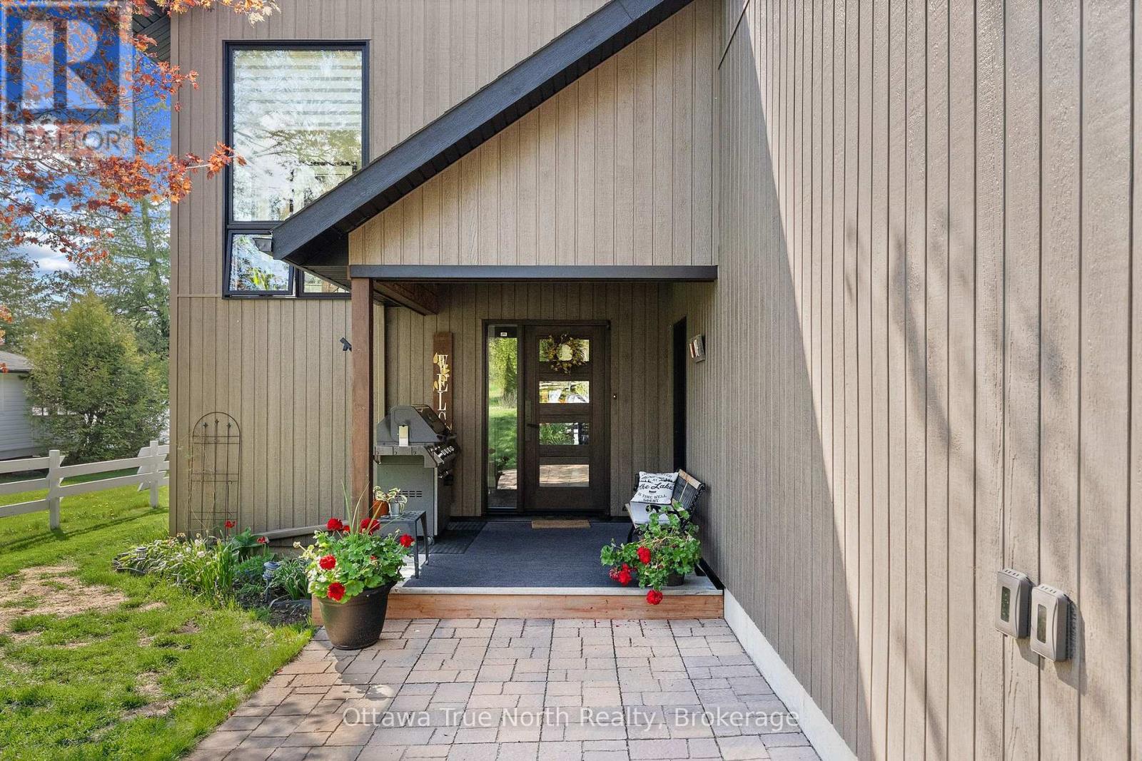 1018 MACNABB ROAD - 8