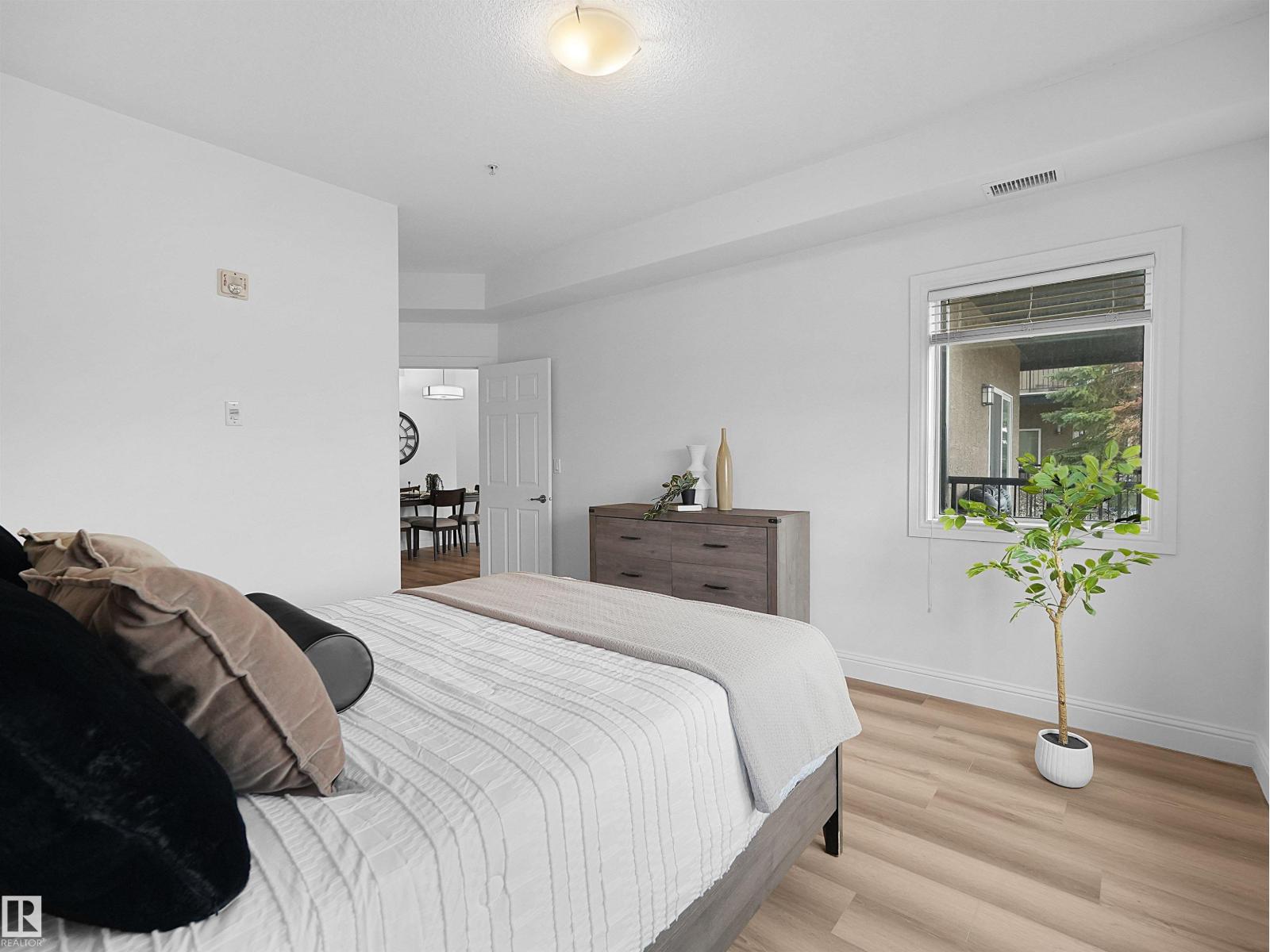 #104 14612 125 ST NW - 20