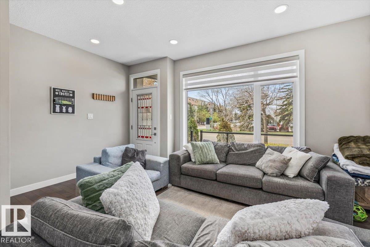 9005 156 ST NW - 5