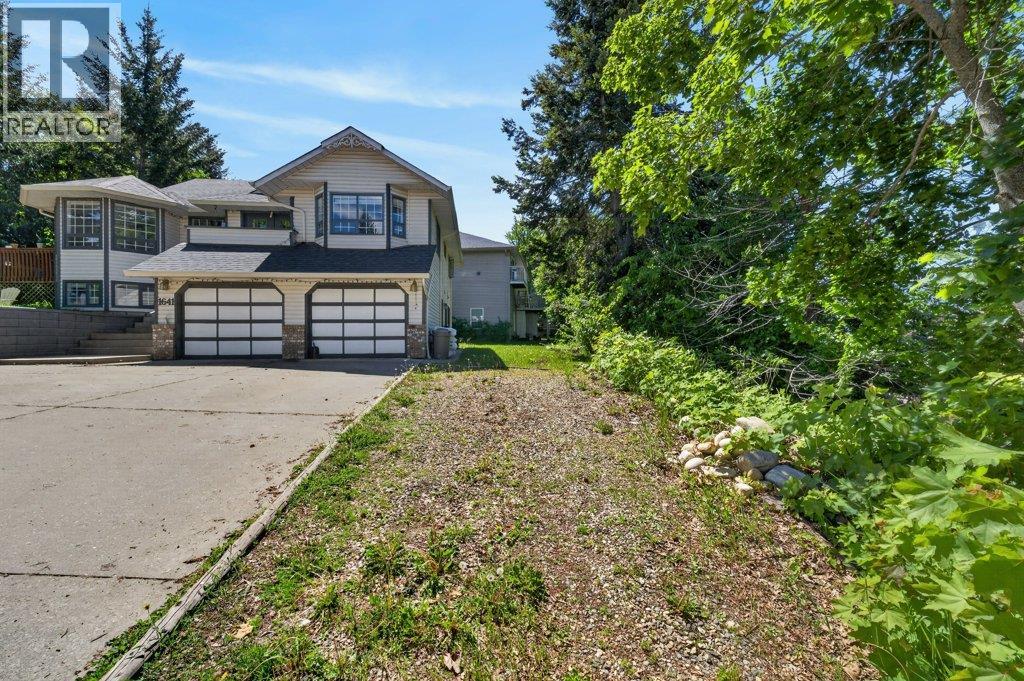  1641 17 Street Southeast, Salmon Arm