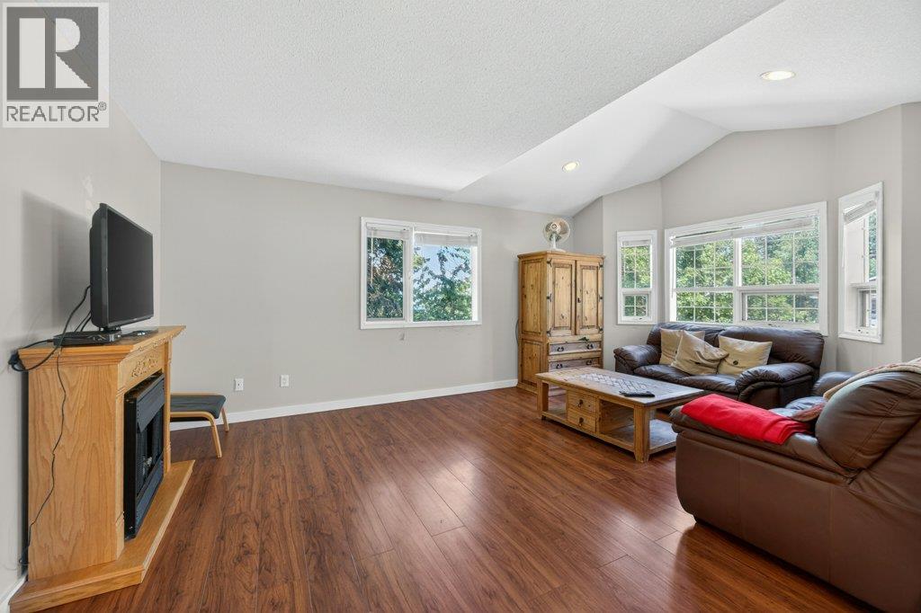  1641 17 Street Southeast, Salmon Arm