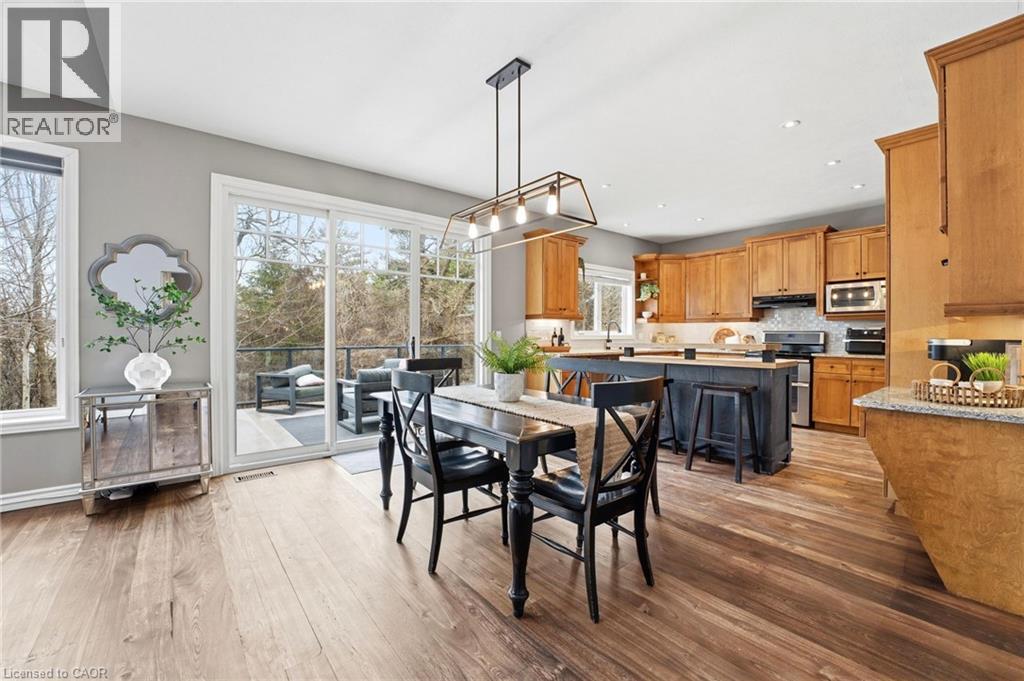 20 COTTONWOOD Crescent - 21