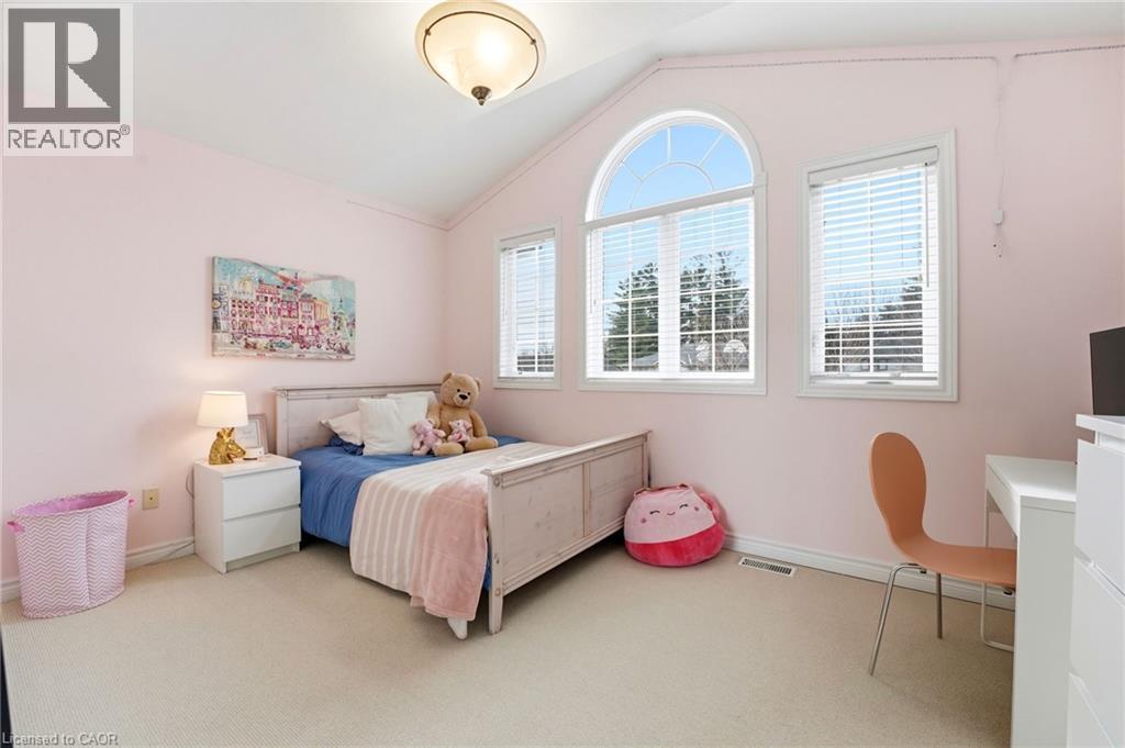 20 COTTONWOOD Crescent - 29