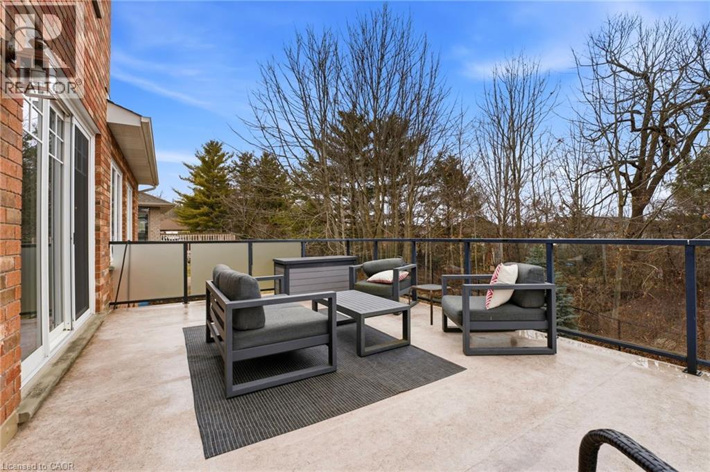 20 COTTONWOOD Crescent - 40
