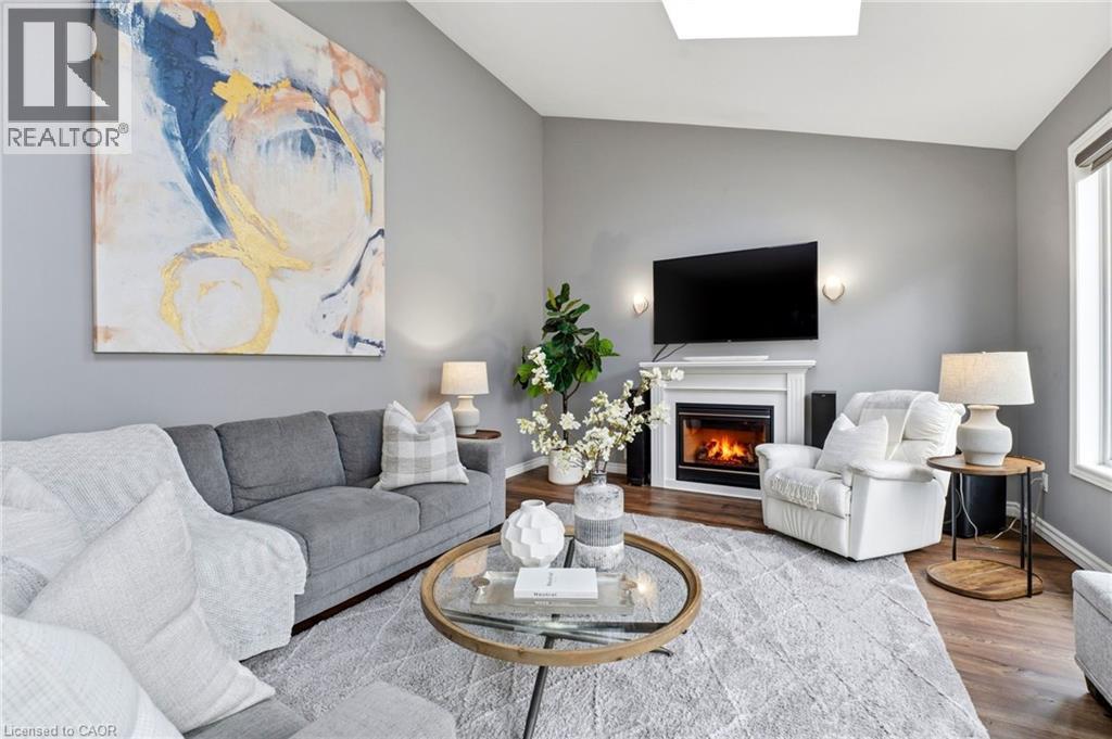 20 COTTONWOOD Crescent - 10