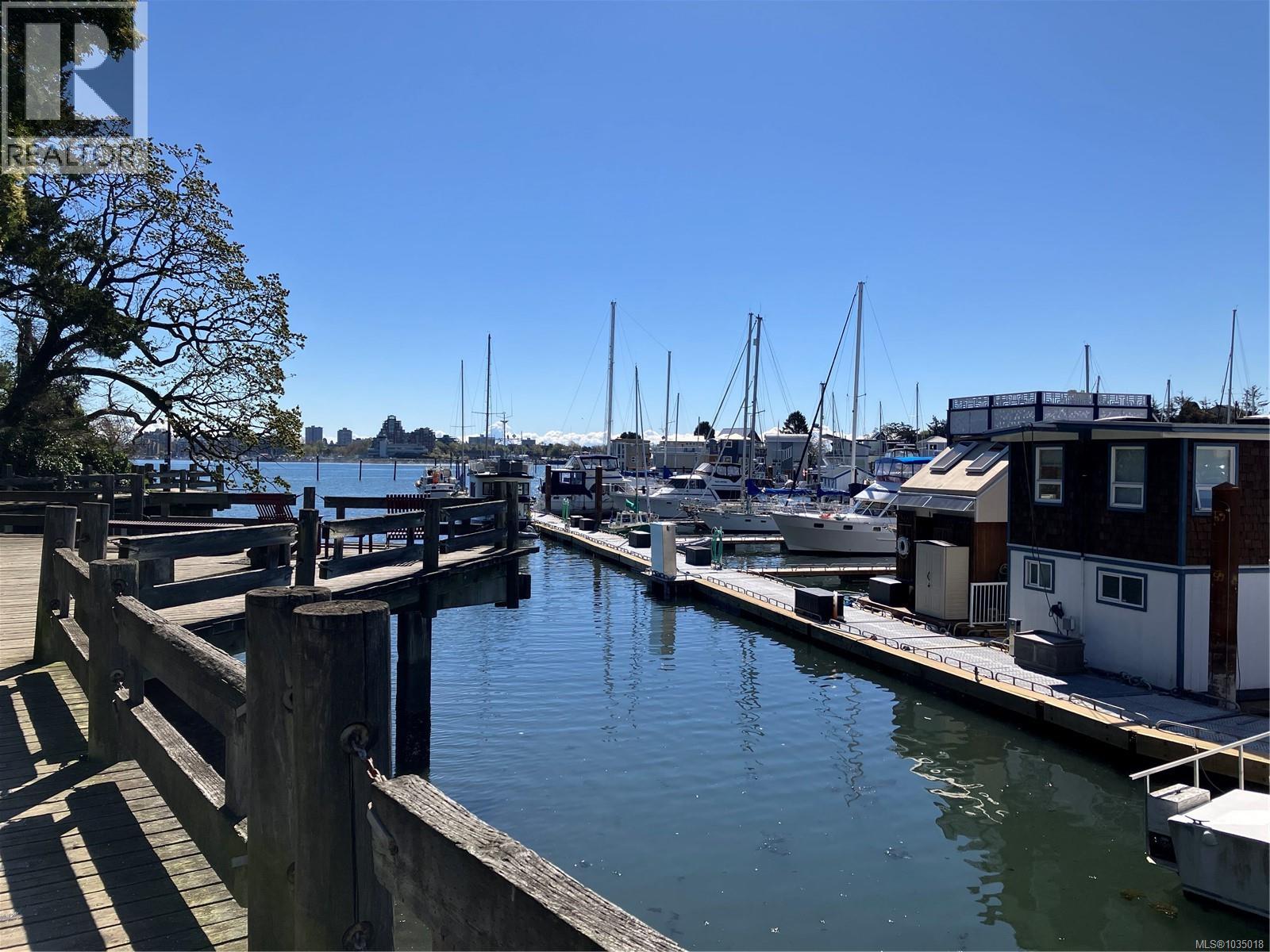 #202 899 Esquimalt Rd - 35