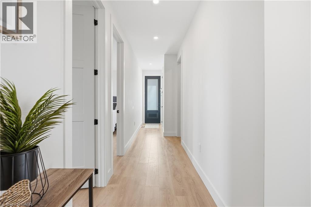 4642 ANDERSON Avenue - 28
