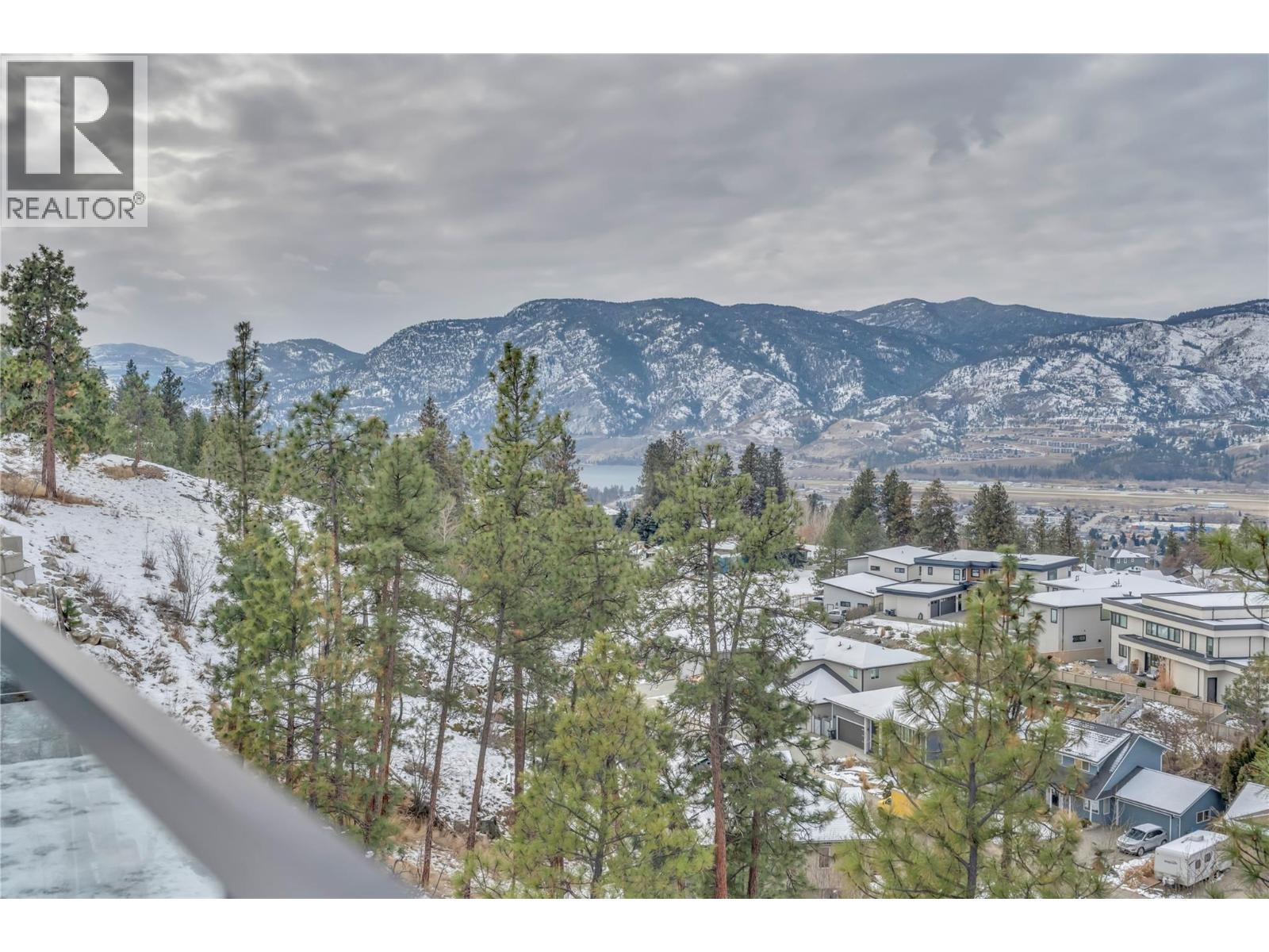2719 HAWTHORN Drive, Penticton