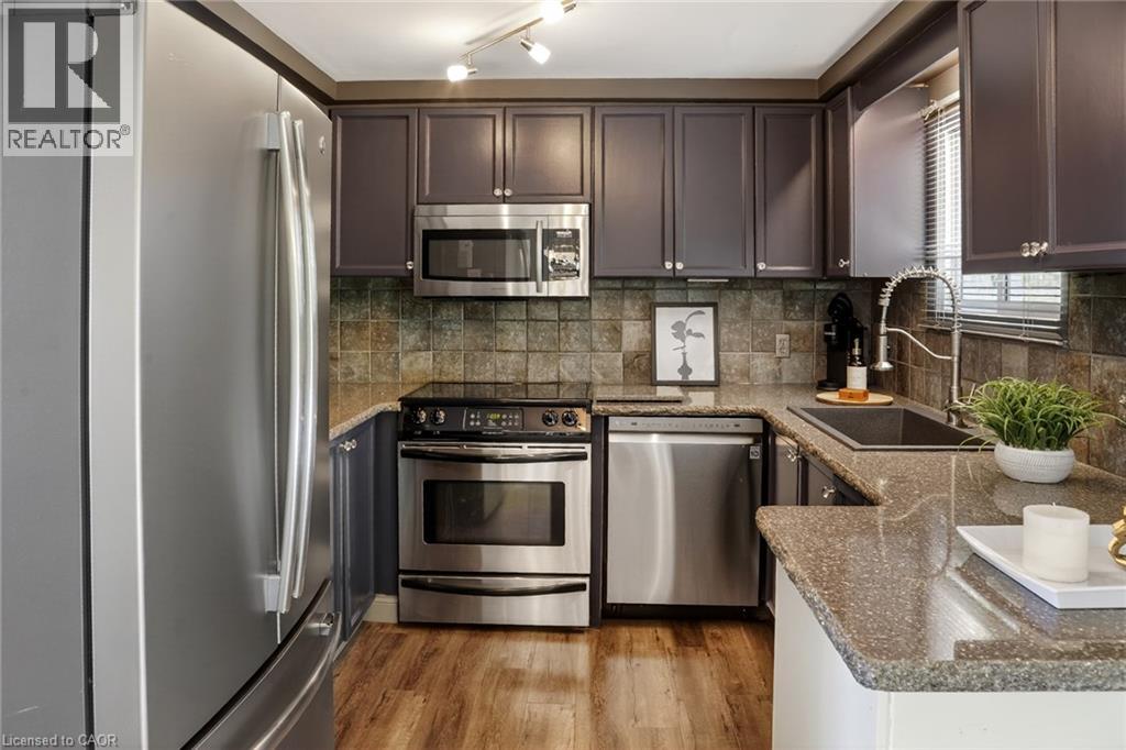 12 FIELDSTONE Walk - 14
