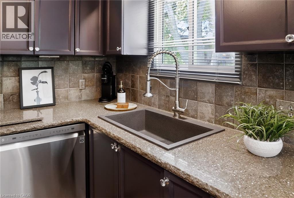 12 FIELDSTONE Walk - 16