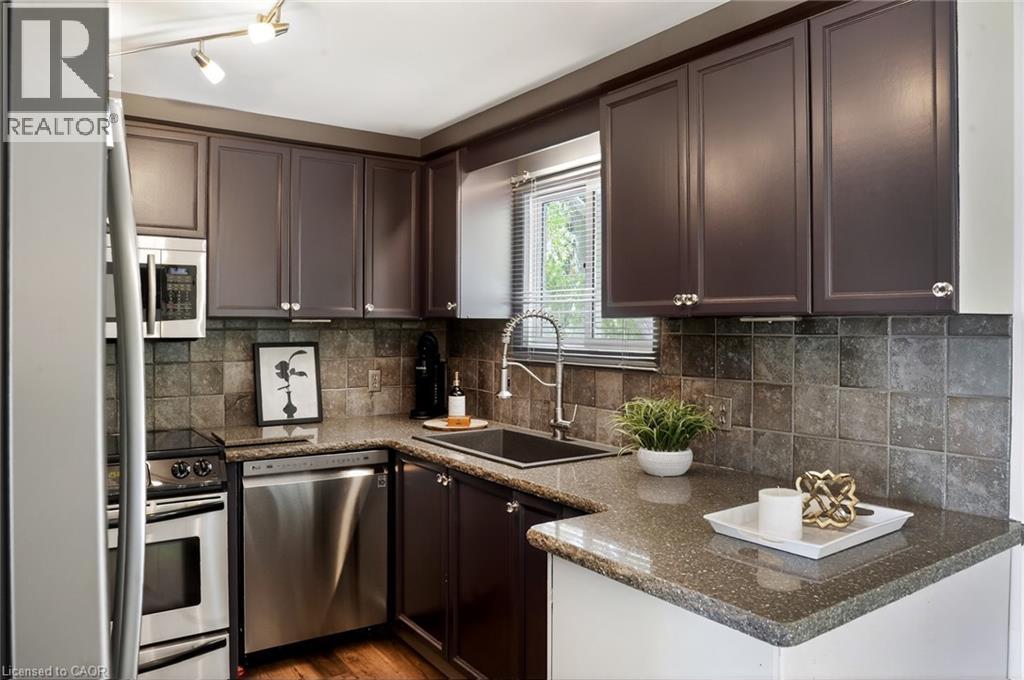 12 FIELDSTONE Walk - 15