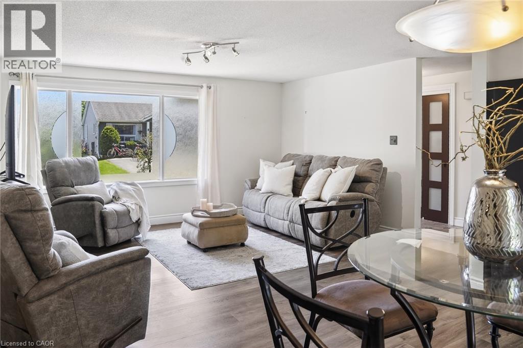 12 FIELDSTONE Walk - 9