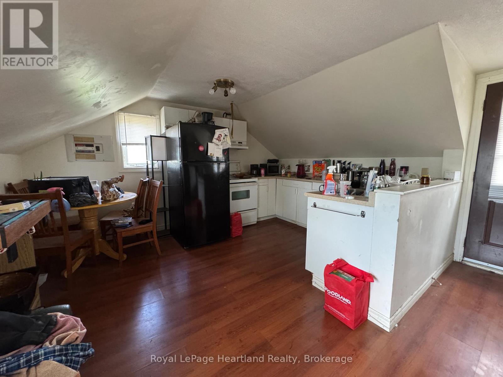 635 YONGE STREET - 14
