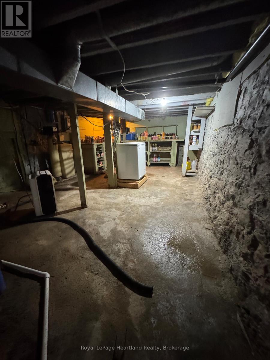 635 YONGE STREET - 16