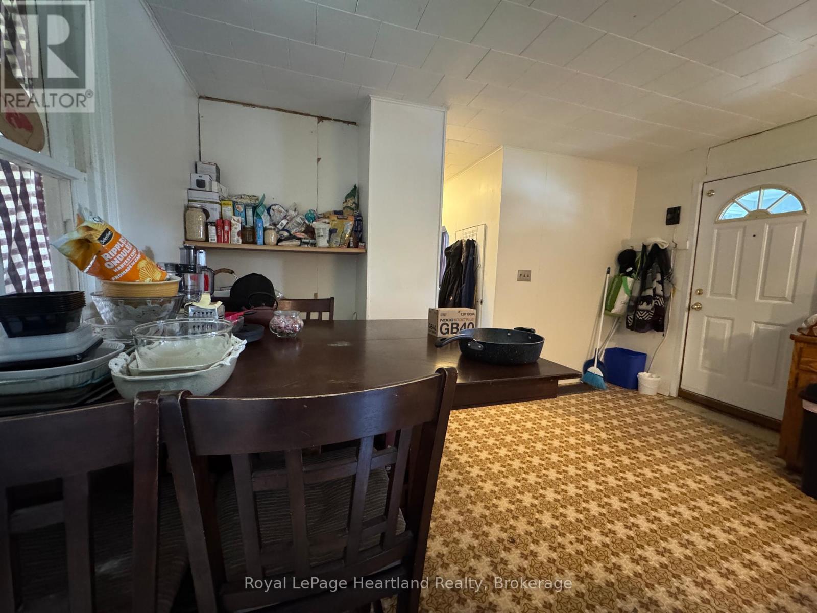 635 YONGE STREET - 8