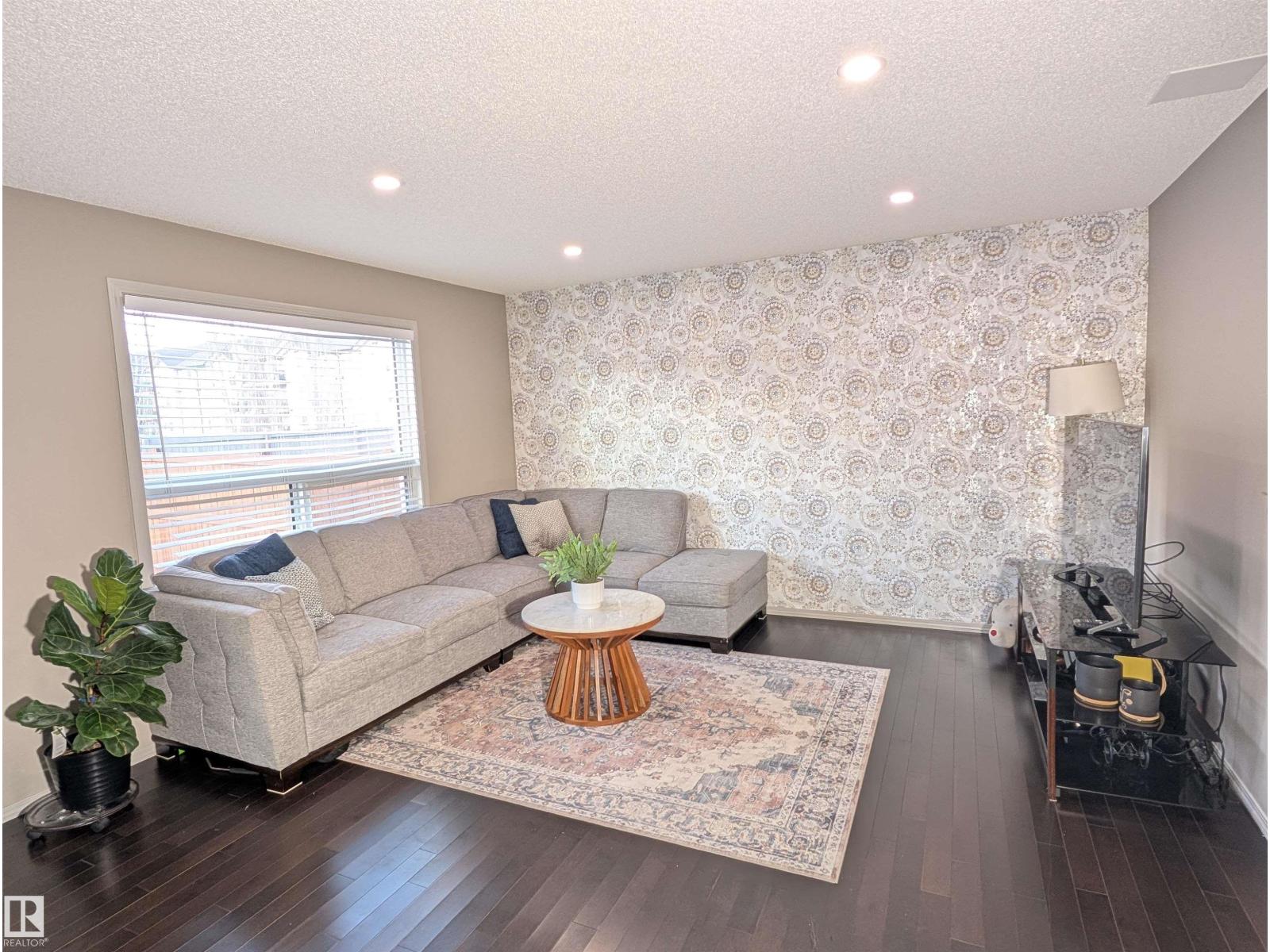 3336 17B AV NW - 4