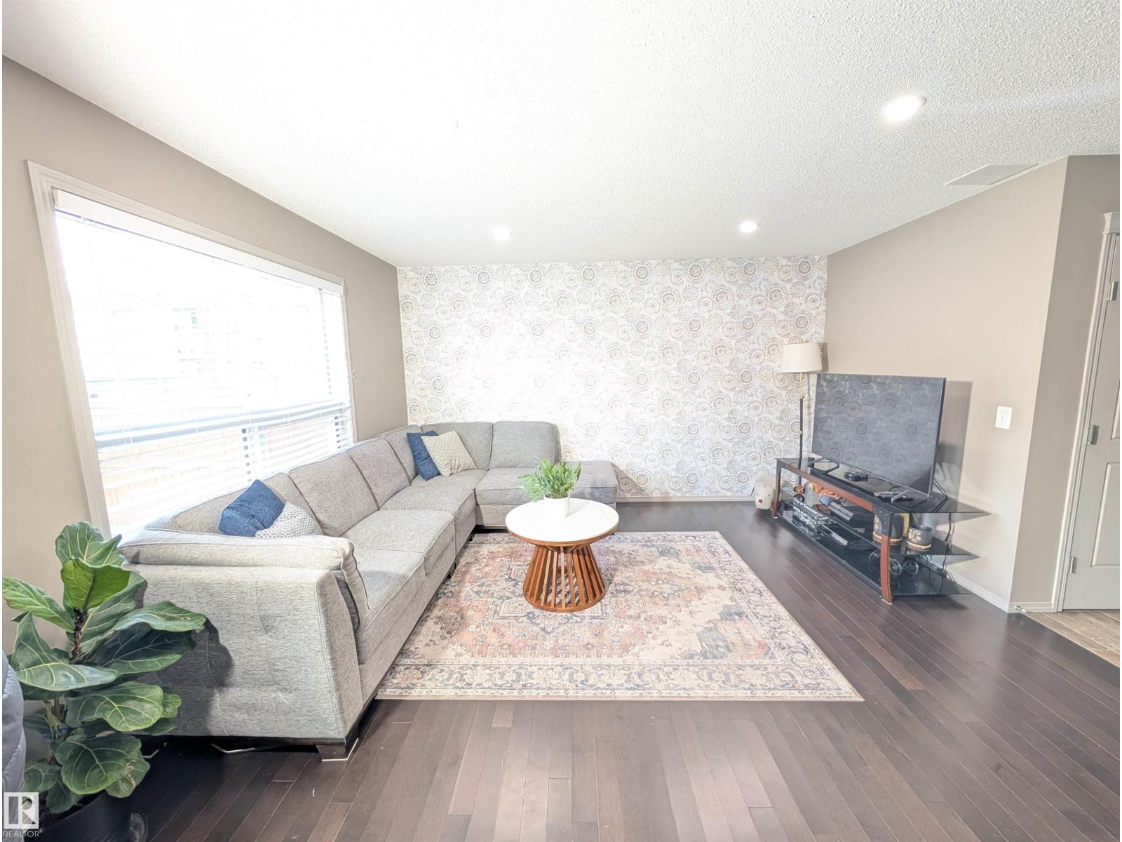 3336 17B AV NW - 5