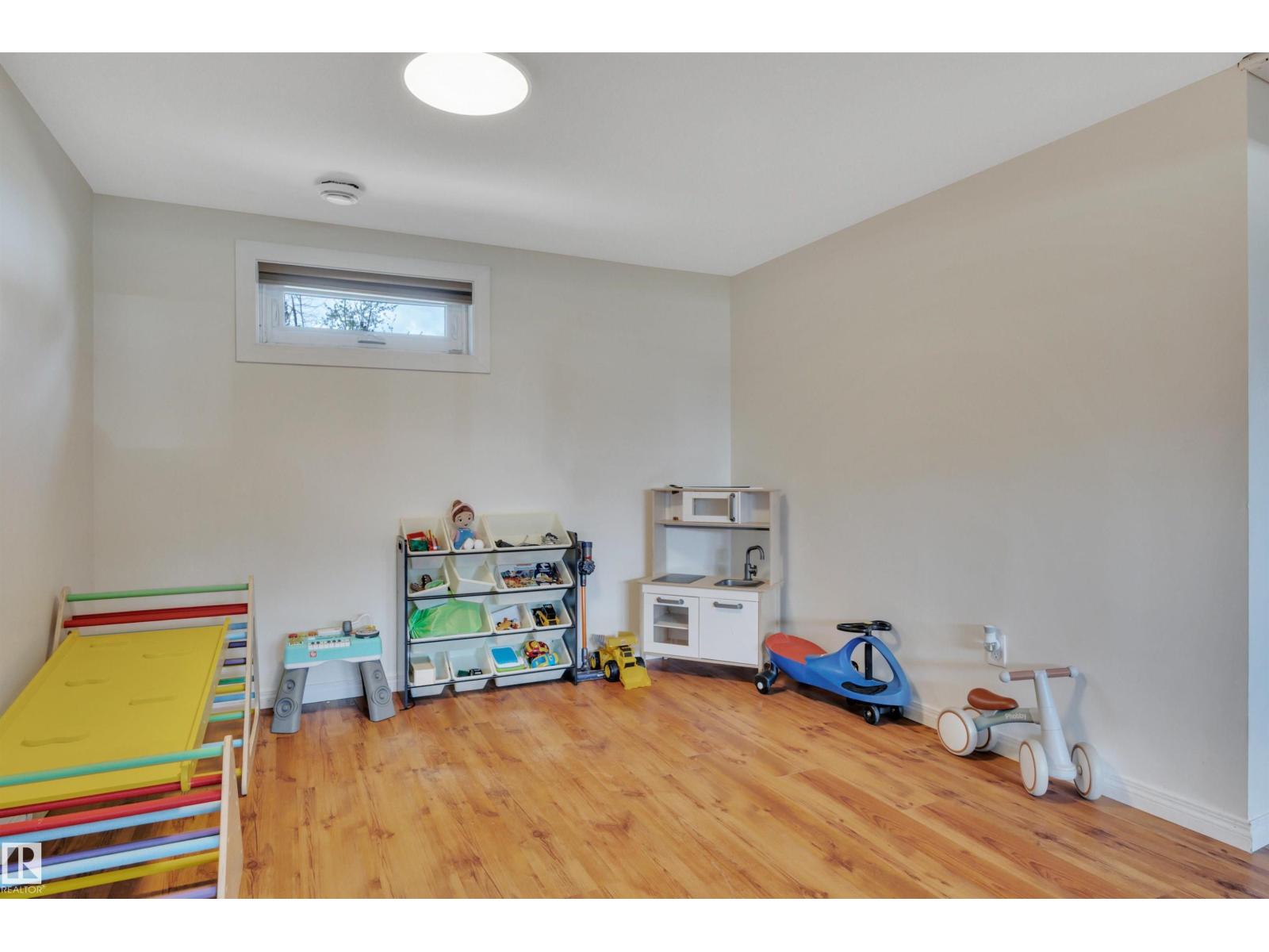 14104 79 ST NW - 24