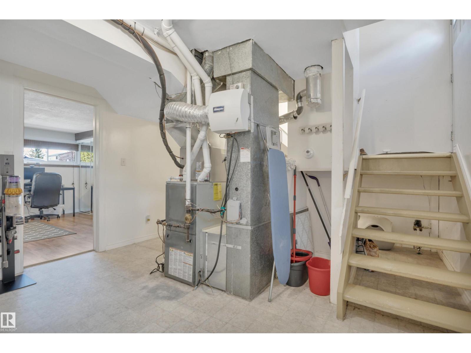 14104 79 ST NW - 27