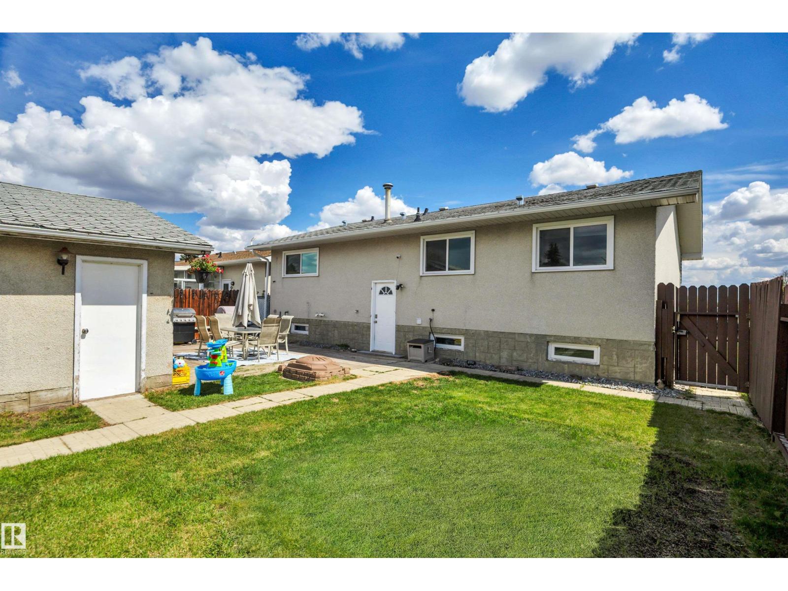 14104 79 ST NW - 30