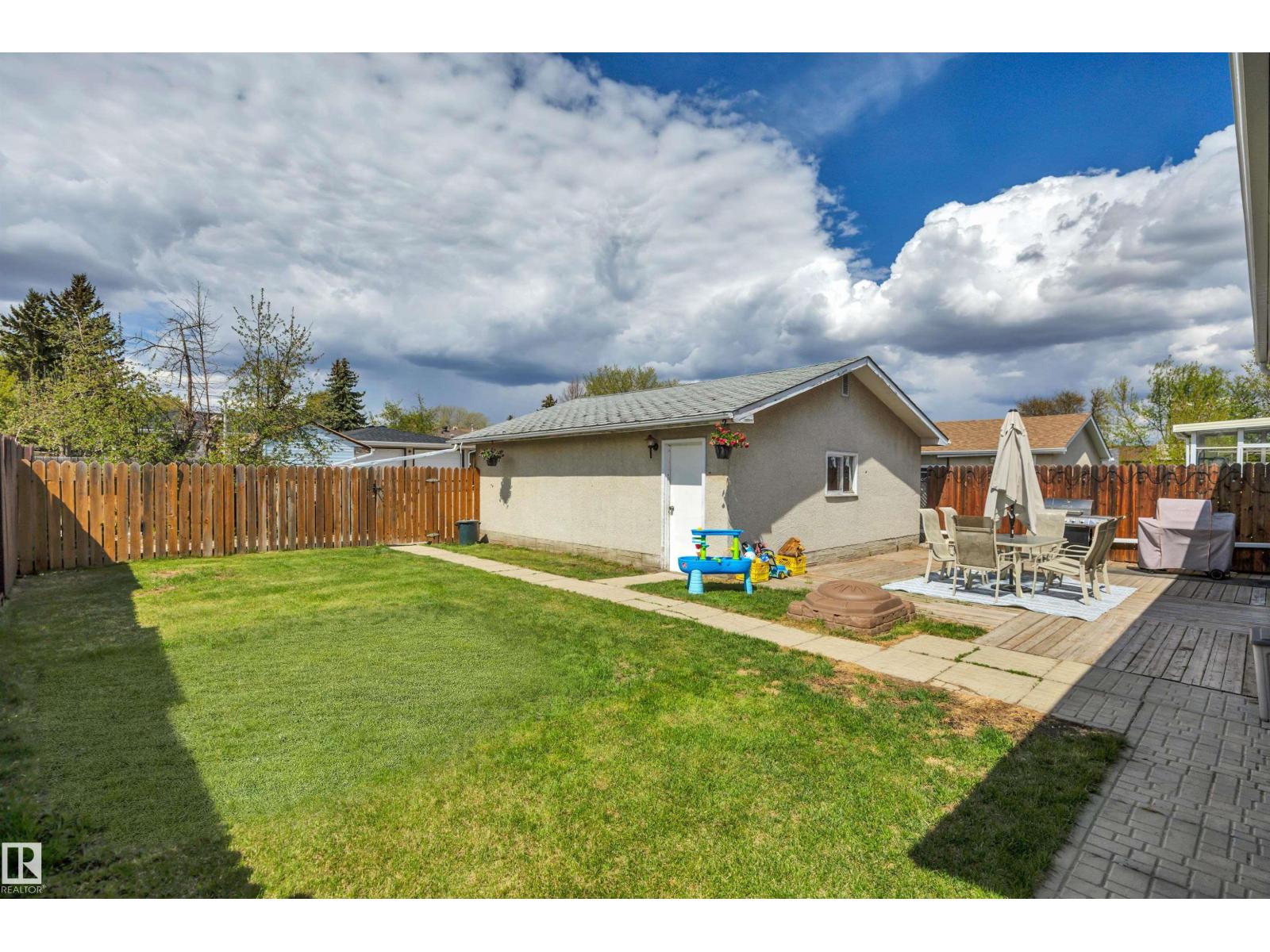 14104 79 ST NW - 33