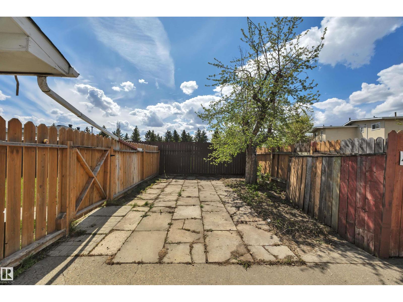 14104 79 ST NW - 35