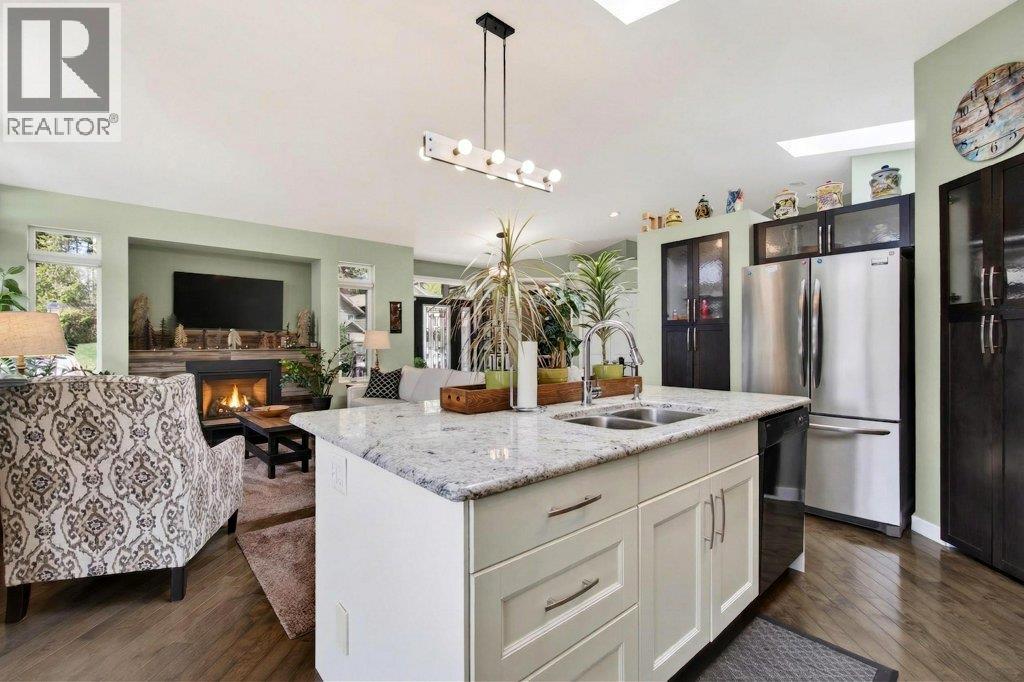 #18 1581 20 Street NE - 24
