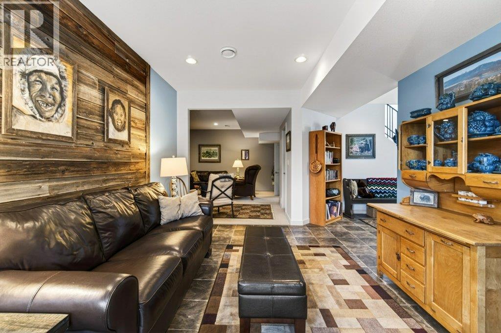 #18 1581 20 Street NE - 63