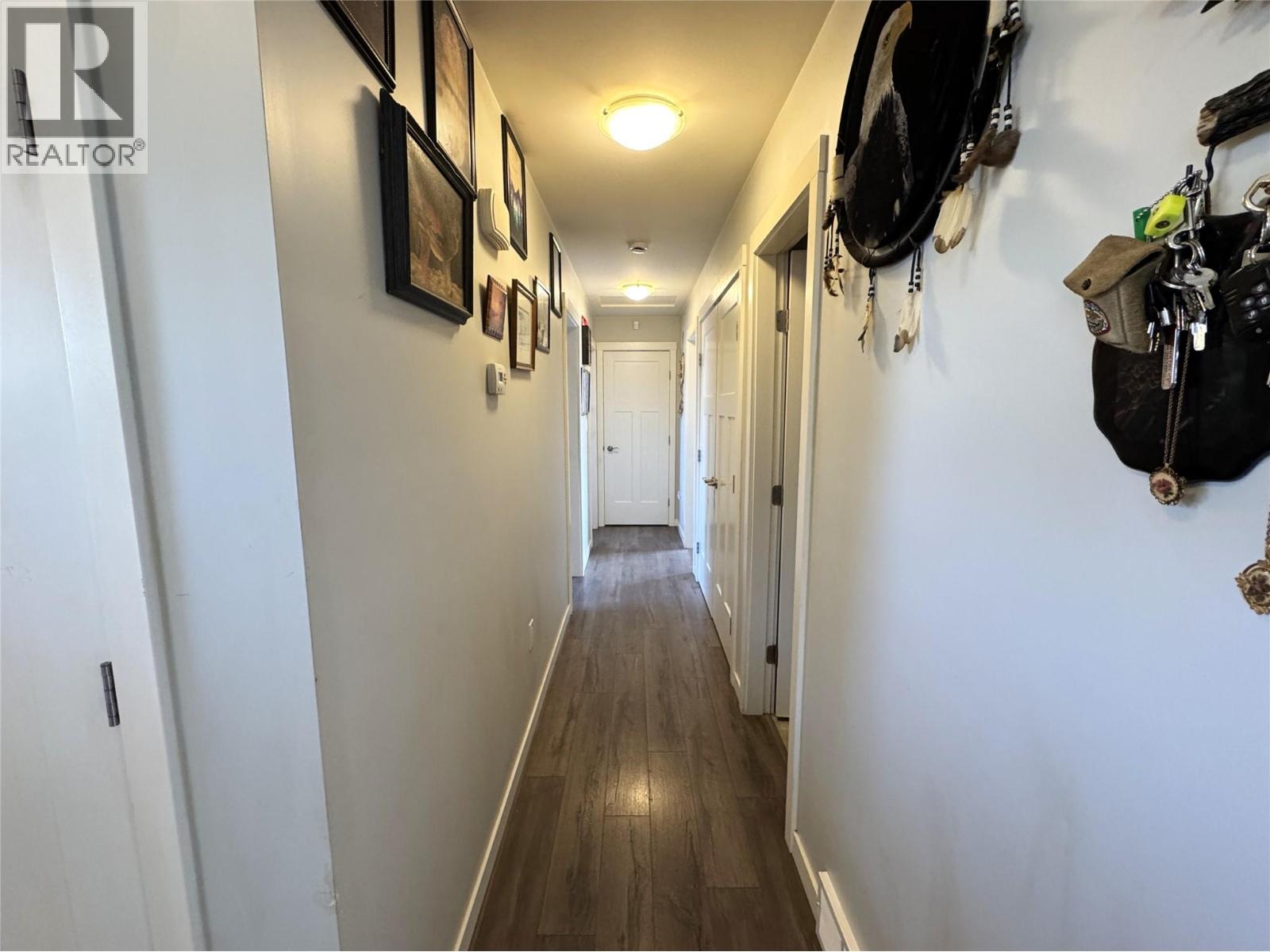 2402 COLDWATER Avenue - 8