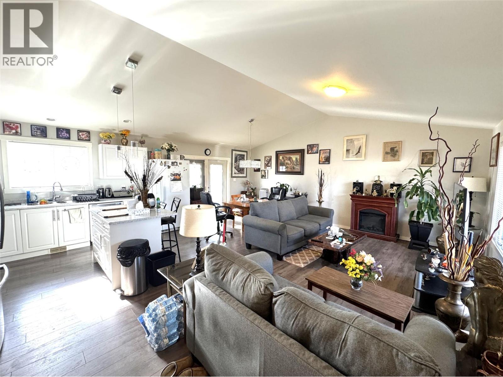 2402 COLDWATER Avenue - Image 3