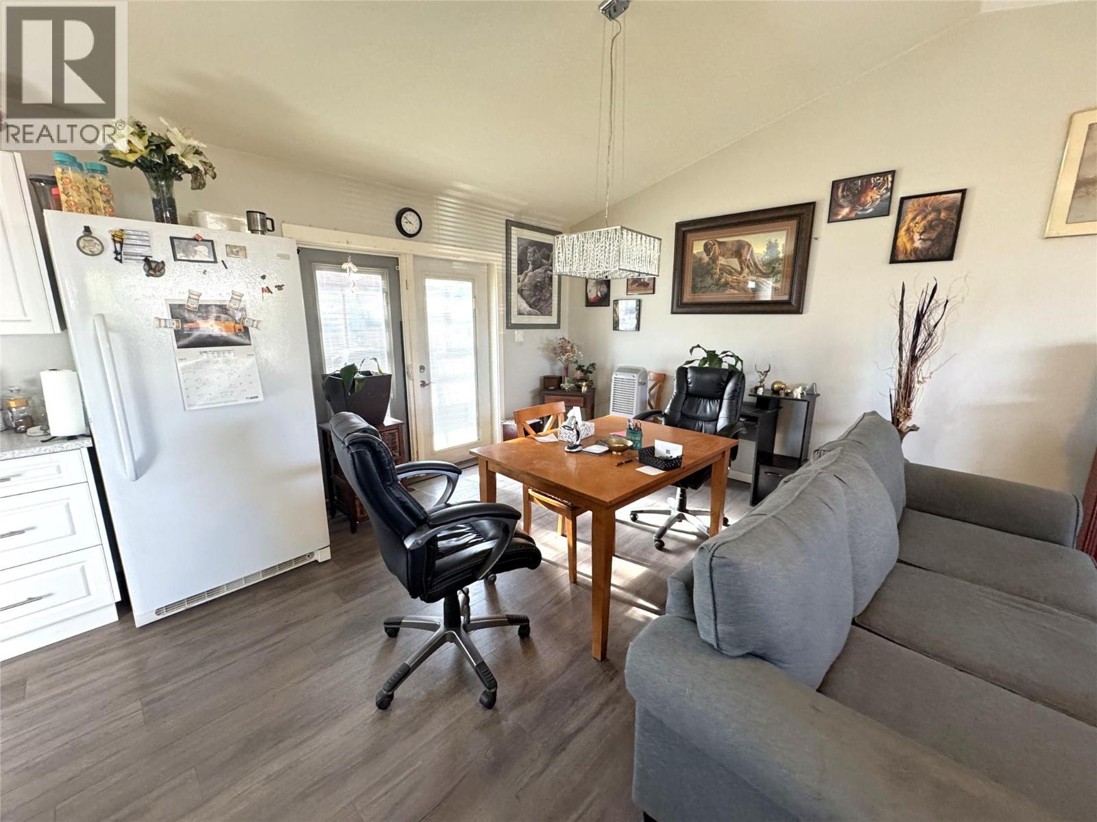 2402 COLDWATER Avenue - 6