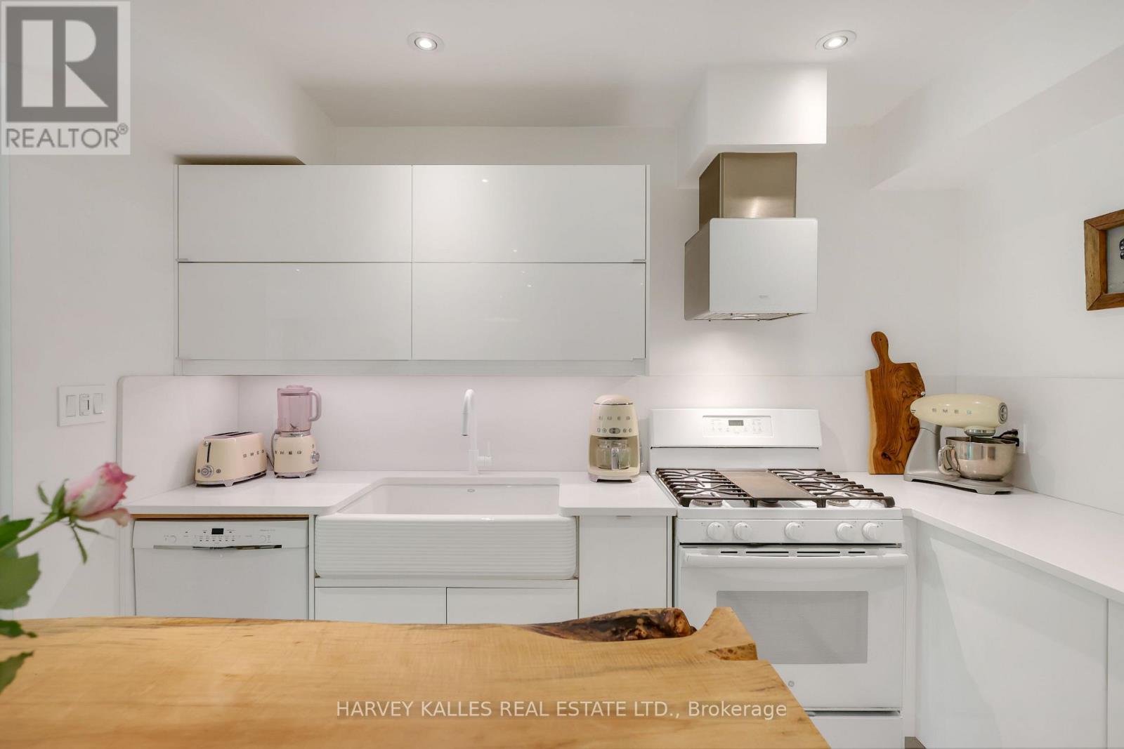 84 EDITH DRIVE - 16