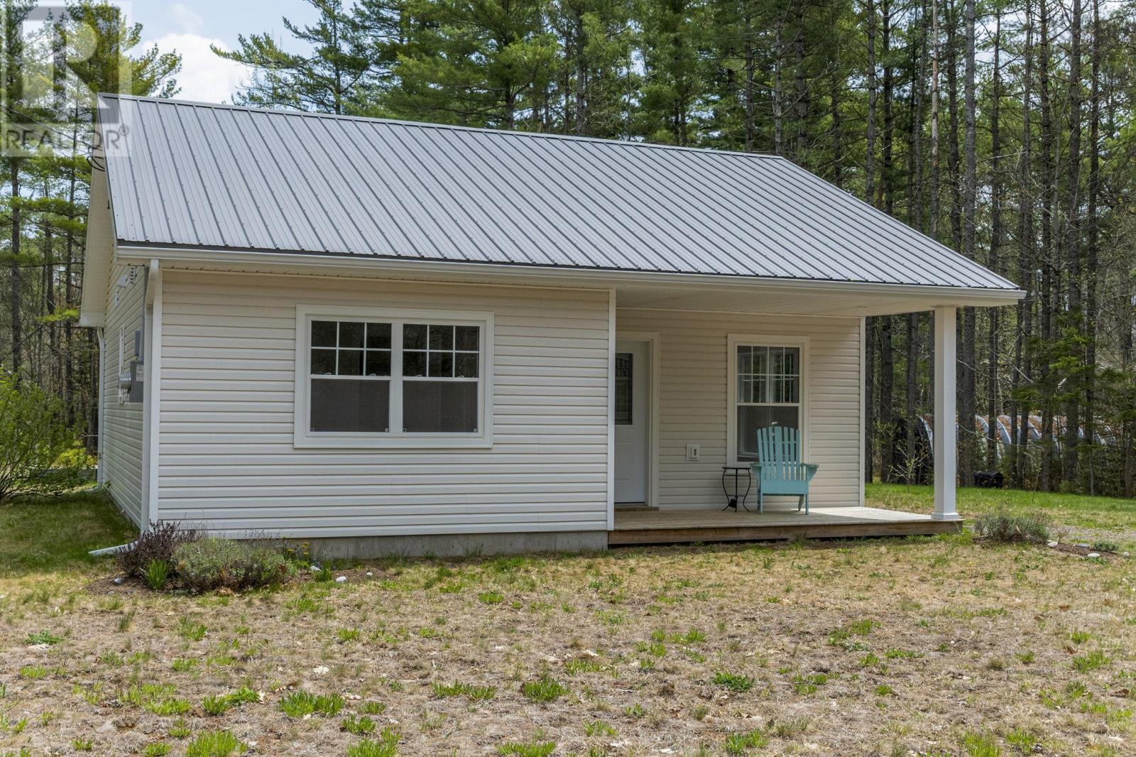 196 Brookside Drive - 32