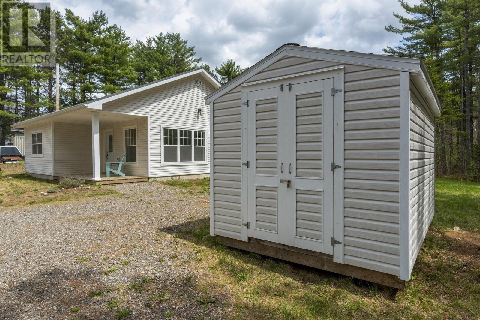 196 Brookside Drive - 26