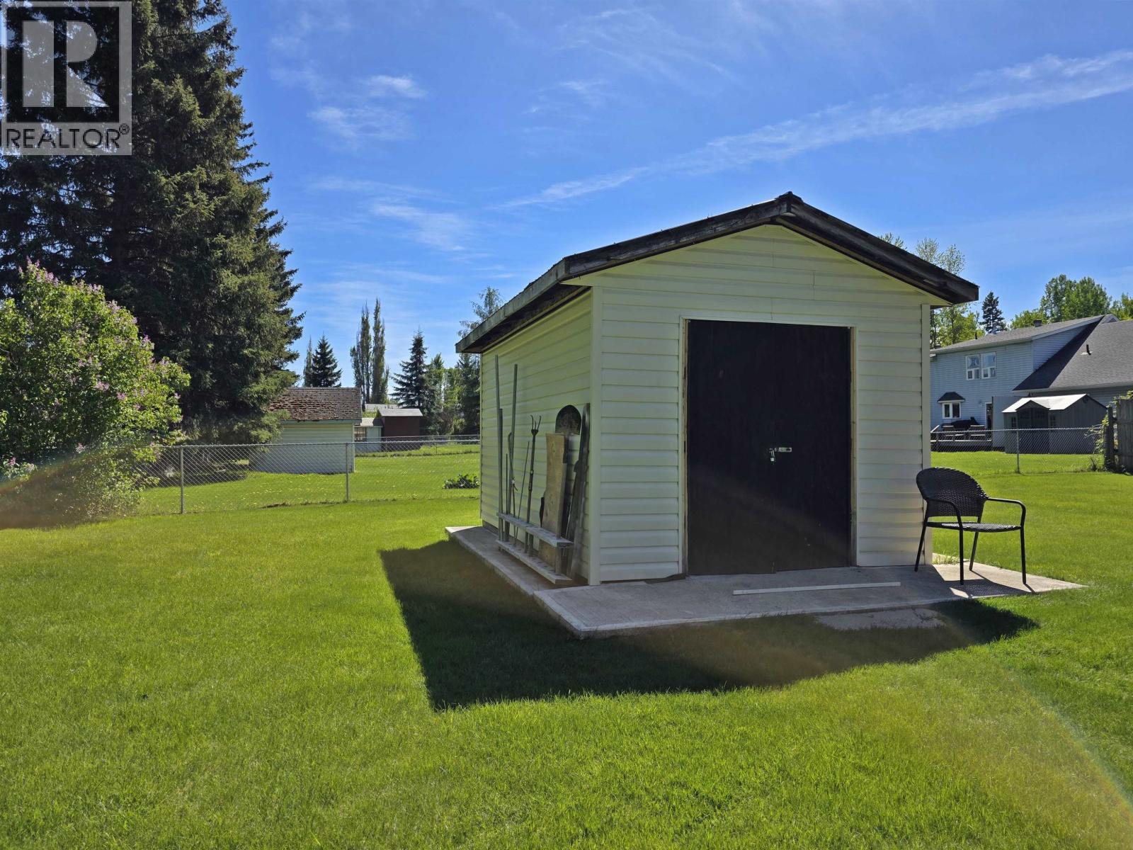 1711 MAPLE DRIVE, Quesnel
