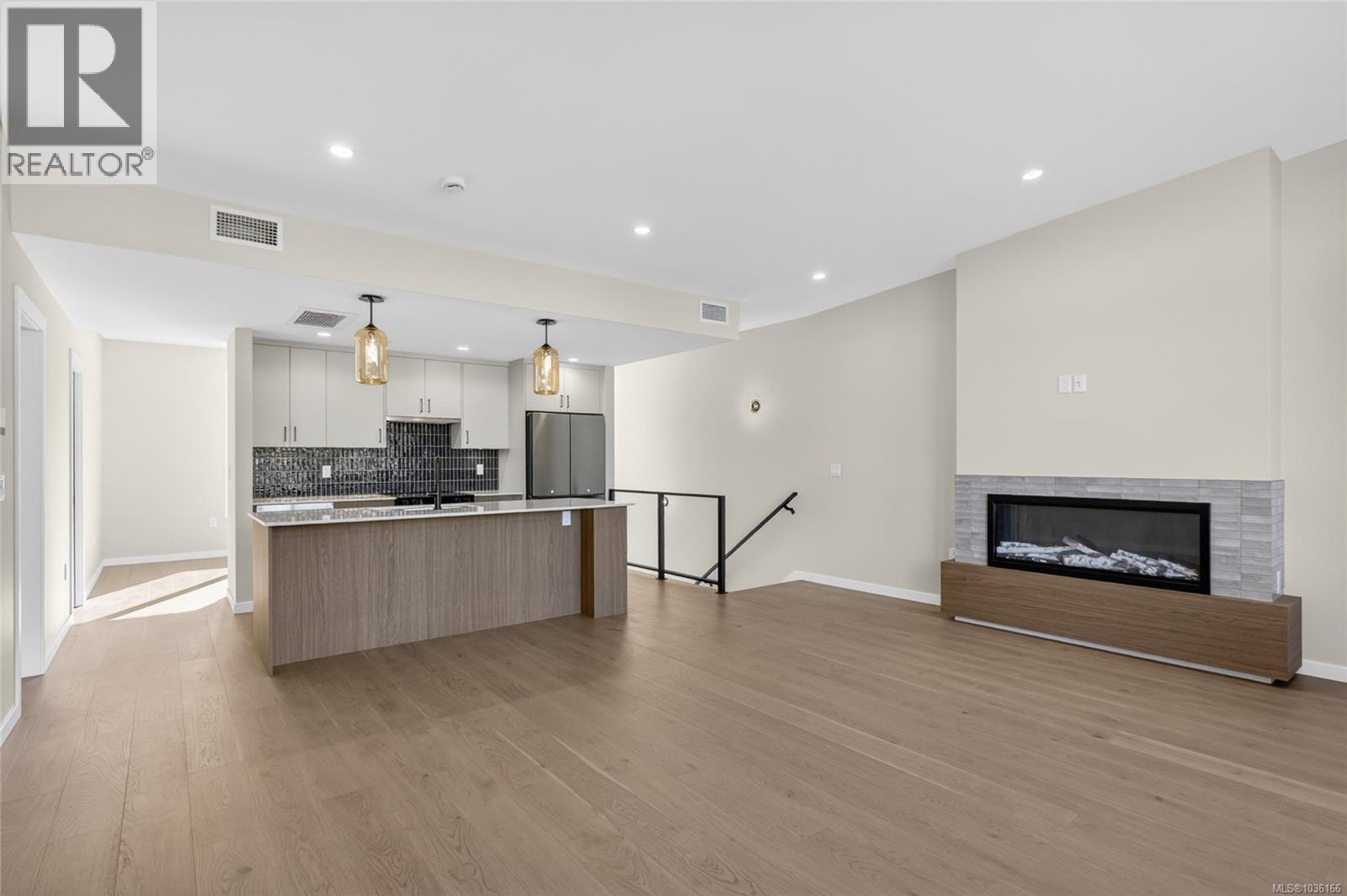 #8 152 Marina View Dr - 11