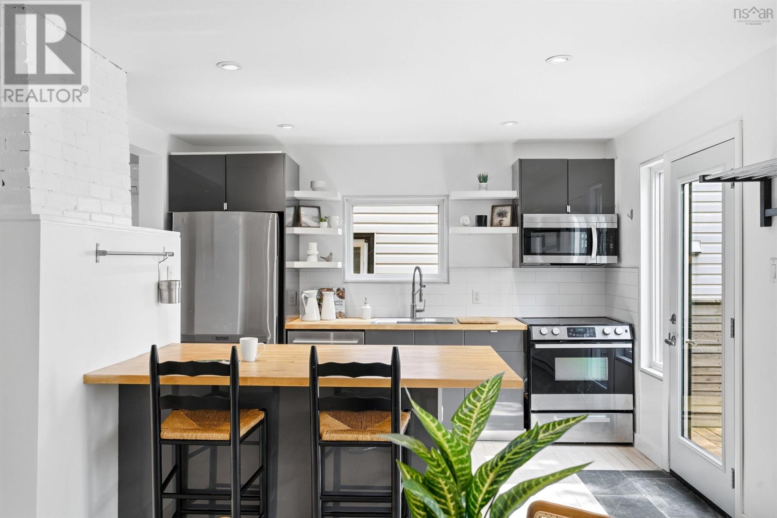 6168 6170 North Street - 25