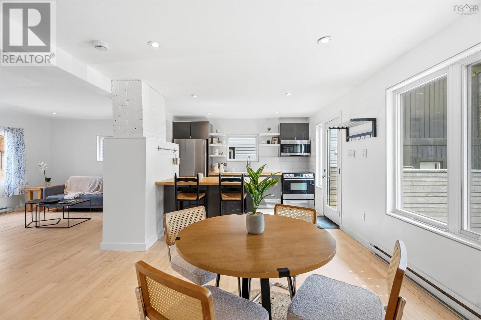 6168 6170 North Street - 27